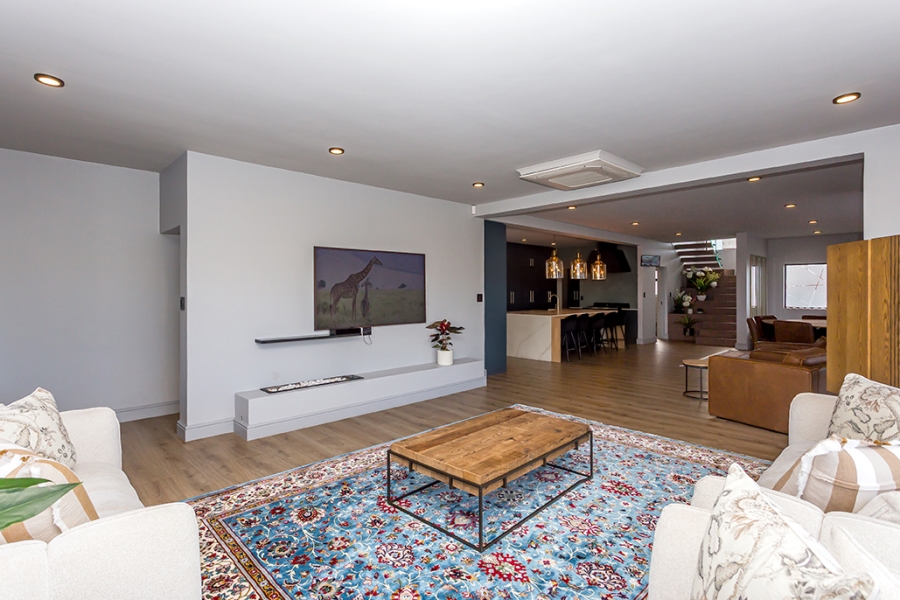 5 Bedroom Property for Sale in Bloubergstrand Western Cape
